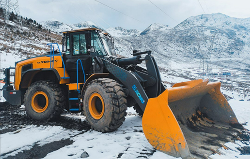 XCMG XC968-EV on the Tibetan Plateau