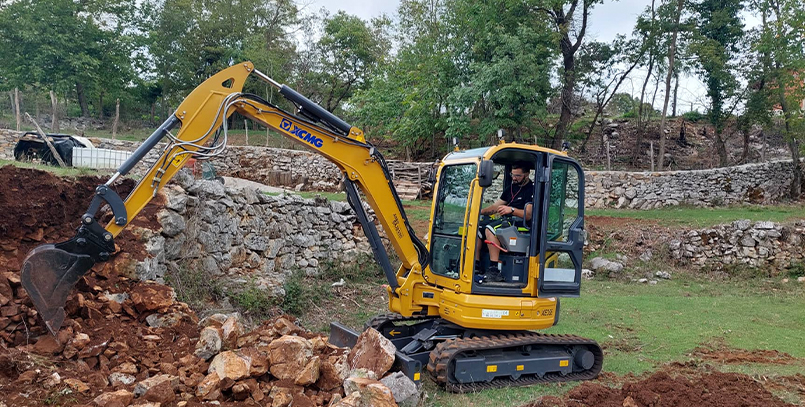 XE35E Slovenia